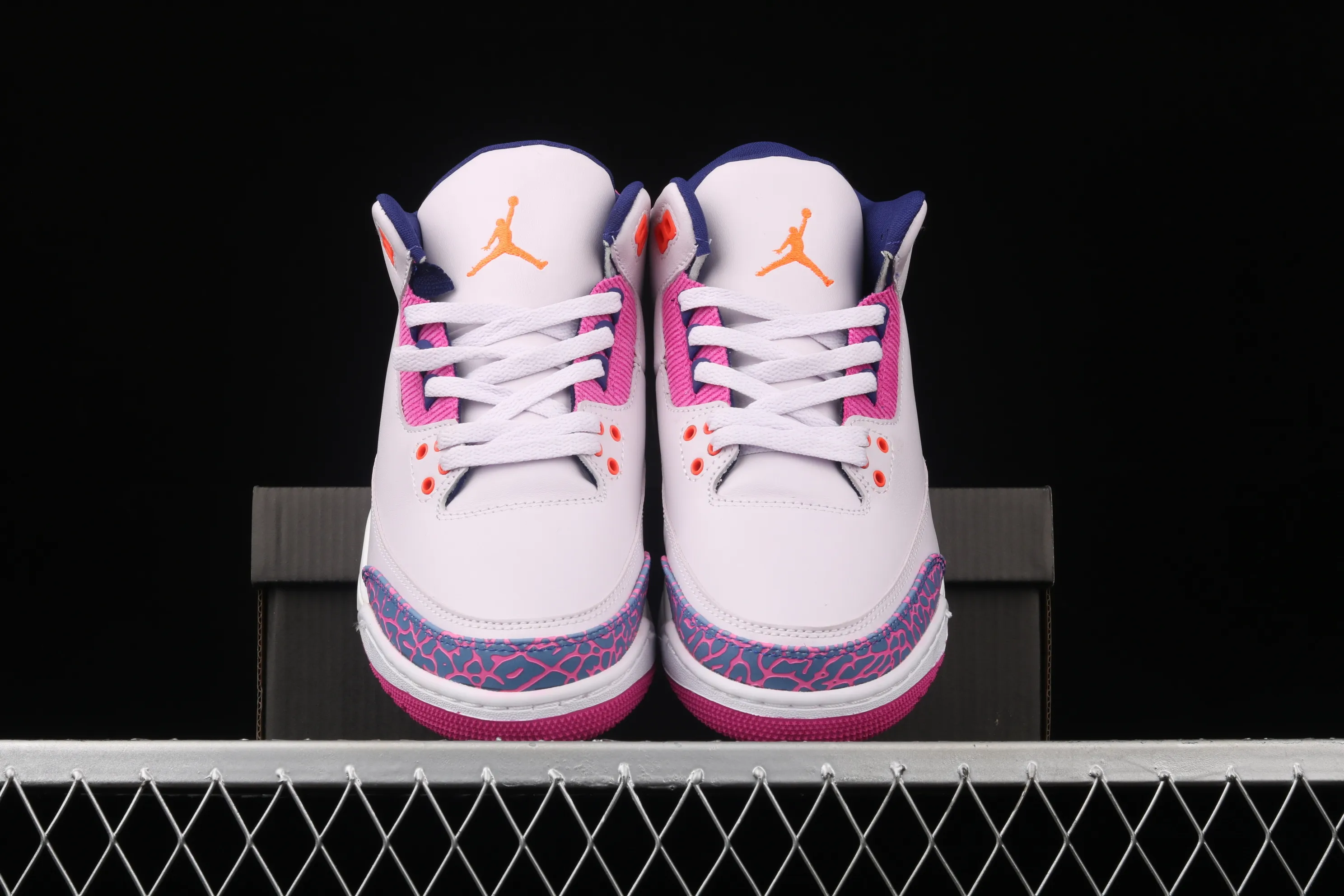 All categories Air Jordan Jordan series basketball shoes Air Jordan 3 Air Jordan Brand Air Jordan 3 GS AJ3 Joe 3 burst pink and purple first layer basketball shoes 441140-500